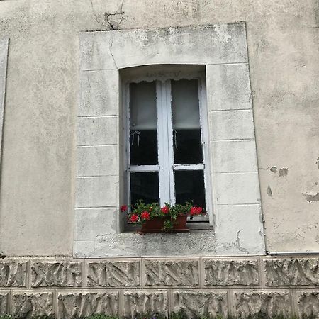 Le Petit Logement Leilighet Pre-en-Pail-Saint-Samson Eksteriør bilde
